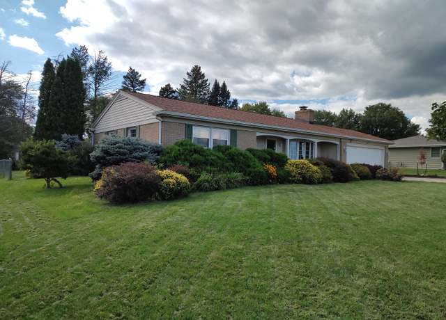 Property at 3405 16th Ave, Sterling, IL 61081, 3 beds, 1.5 baths