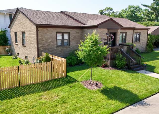 Property at 1005 Avenue F, Sterling, IL 61081, 4 beds, 1 bath