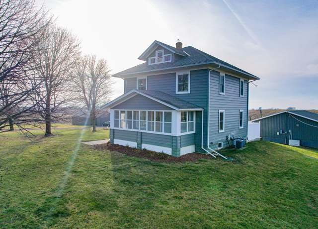 Property at 7726 S Glen Rd, Polo, IL 61064, 4 beds, 2 baths