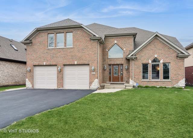 Property at 1533 S Douglas Ave, Arlington Heights, IL 60005, 4 beds, 2.5 baths