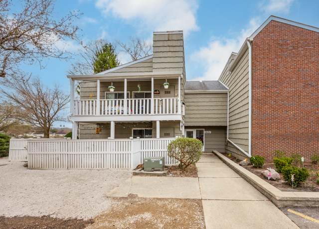 Property at 1420 Stonebridge Trl Unit 2-2, Wheaton, IL 60189, 2 beds, 2 baths