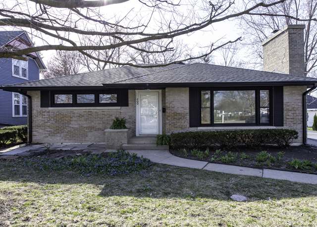 Property at 400 S Lake St, Grayslake, IL 60030, 4 beds, 2.5 baths