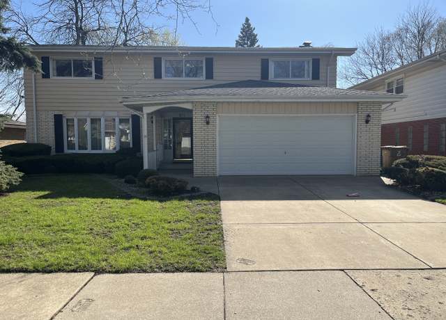 Property at 9609 S Kenneth Ave, Oak Lawn, IL 60453, 4 beds, 2.5 baths