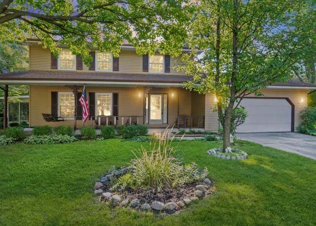 Property at 2200 Mecan Dr, Naperville, IL 60564, 3 beds, 2.5 baths