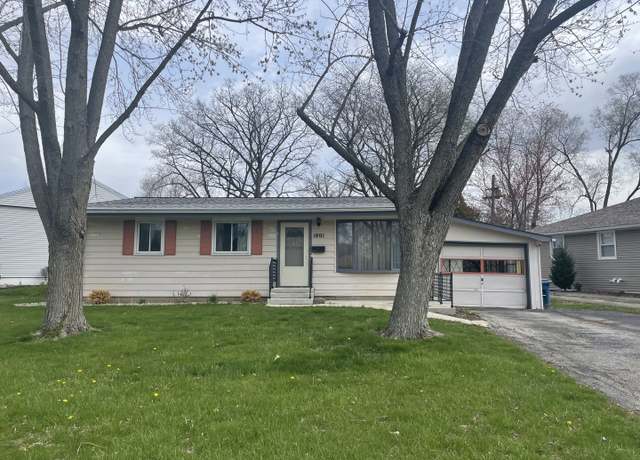 Property at 1801 E Duane Blvd, Kankakee, IL 60901, 3 beds, 1.5 baths