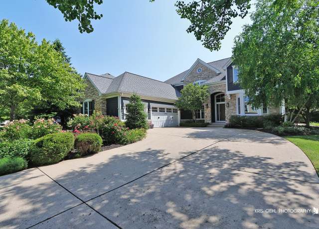 Property at 905 Burnham Ct, Aurora, IL 60502, 5 beds, 4 baths