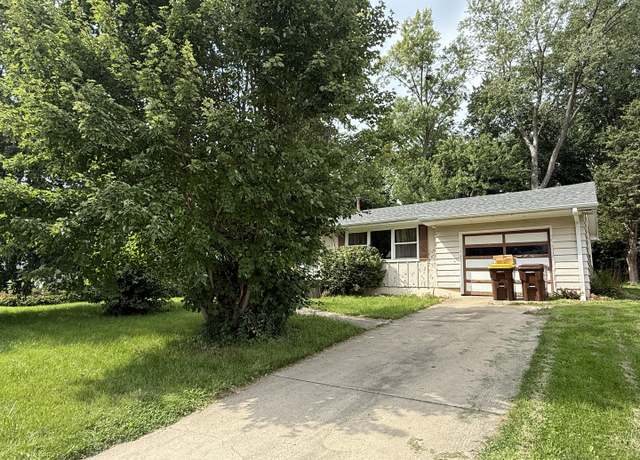 Property at 236 W Winnifred St, Freeport, IL 61032, 3 beds, 2 baths