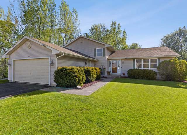 Property at 5921 Bluegrass Trl, Mchenry, IL 60050, 3 beds, 3 baths