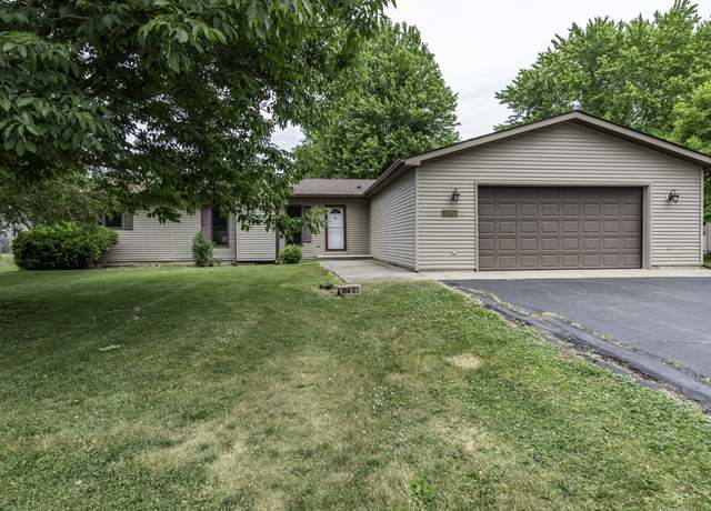Property at 814 E Oak St, Silver Lake, WI 53170, 3 beds, 2.5 baths
