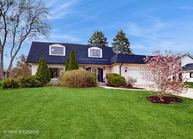 Property at 24452 W Blvd Dejohn, Naperville, IL 60564, 4 beds, 2.5 baths