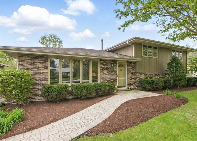 Property at 15815 114th Ct, Orland Park, IL 60467, 3 beds, 2 baths