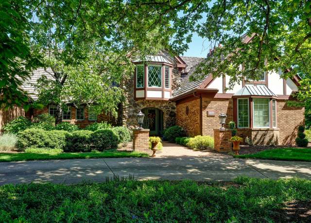 Property at 4006 Lakepoint Rd, Champaign, IL 61822, 5 beds, 5.5 baths