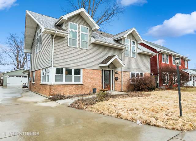 Property at 9924 Elm Circle Dr, Oak Lawn, IL 60453, 4 beds, 3 baths