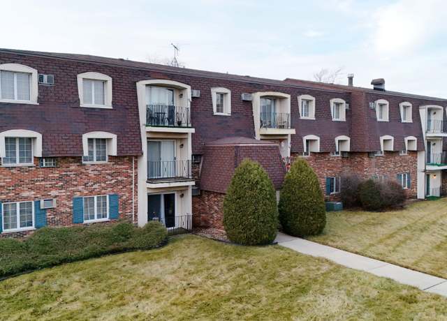 Property at 17985 Huntleigh Ct #203, Country Club Hills, IL 60478, 2 beds, 1.5 baths