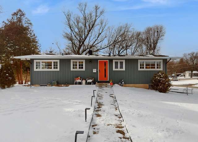 Property at 740 Prospect Ave, Barrington, IL 60010, 3 beds, 2 baths