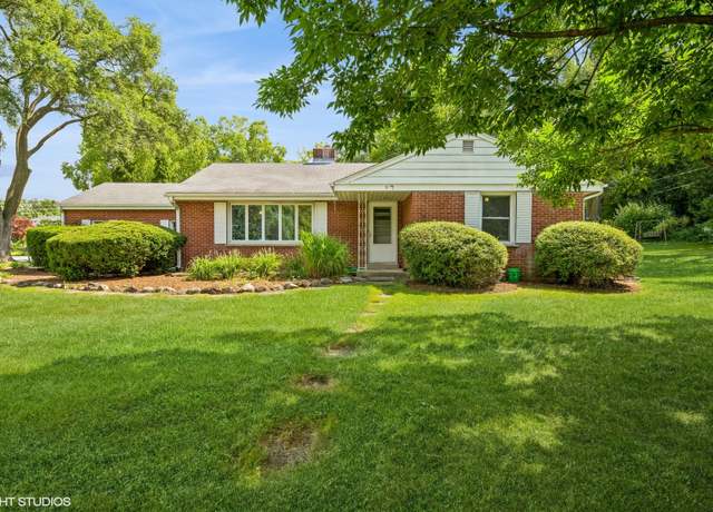 Property at 947 Ridgeland Ave, Mundelein, IL 60060, 3 beds, 1 bath