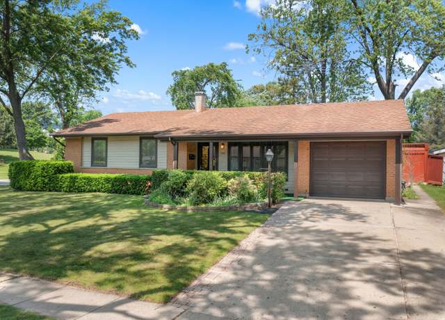 Property at 342 Bianco Dr, Elk Grove Village, IL 60007, 3 beds, 1.5 baths