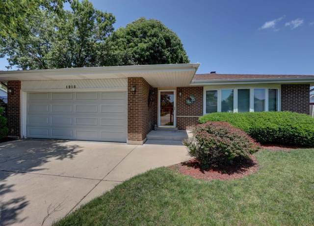 Property at 1213 Rose Ct, Bartlett, IL 60103, 3 beds, 2 baths