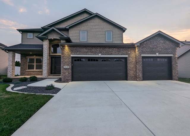 Property at 2110 Escalade Rd, Bloomington, IL 61705, 5 beds, 3.5 baths