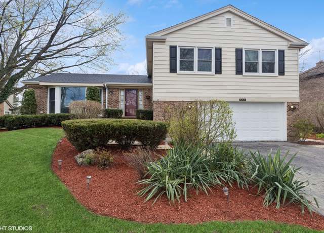 Property at 3907 Brett Ln, Glenview, IL 60026, 4 beds, 2.5 baths