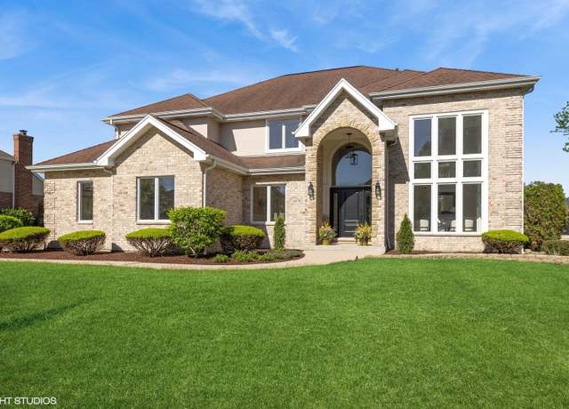 Property at 6878 Fieldstone Dr, Burr Ridge, IL 60527, 5 beds, 5.5 baths