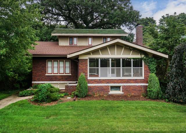 Property at 4 Clinton Pl, Normal, IL 61761, 3 beds, 1.5 baths