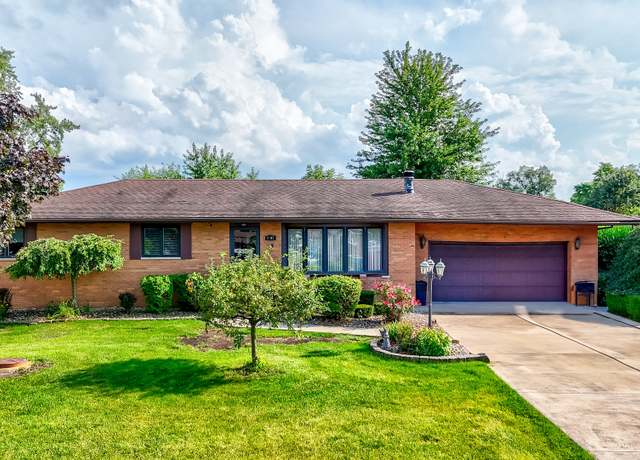 Property at 1407 Sharon Rd, Streator, IL 61364, 3 beds, 3 baths
