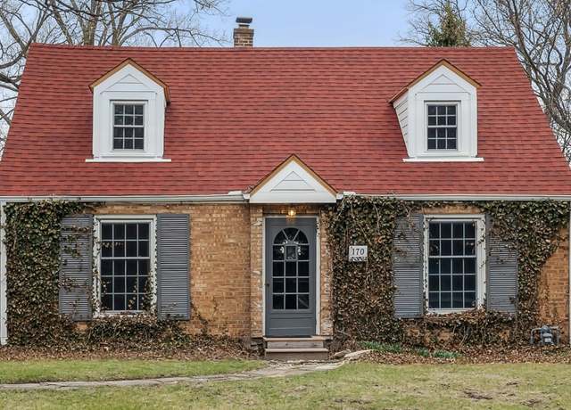 Property at 170 E Old Elm Rd, Lake Forest, IL 60045, 4 beds, 2 baths