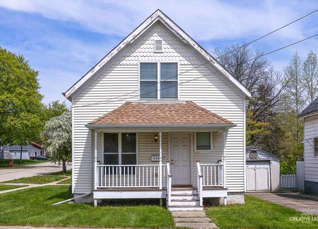 Property at 234 1st St, Woodstock, IL 60098, 2 beds, 1 bath