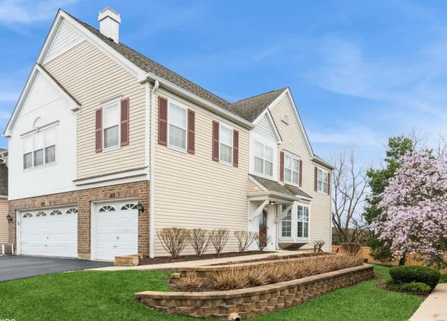 Property at 115 Arboretum Dr, Lombard, IL 60148, 2 beds, 1.5 baths