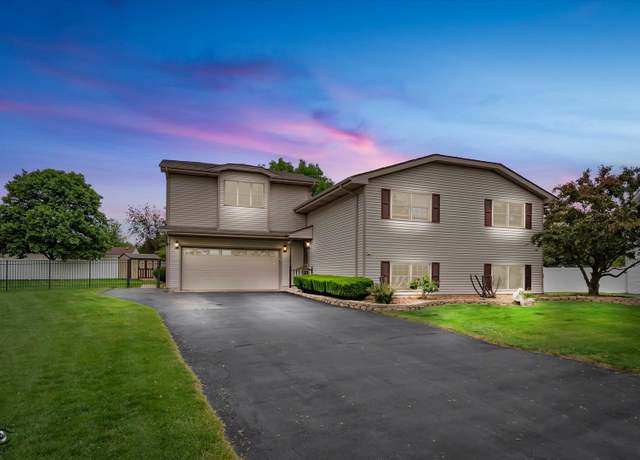 Property at 711 Lake Ct, New Lenox, IL 60451, 5 beds, 4 baths