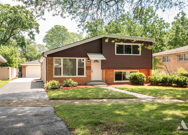 Property at 9023 Tulley Ave, Oak Lawn, IL 60453, 3 beds, 2 baths