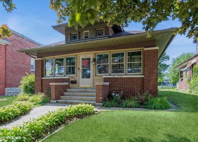 Property at 812 Farragut Pl, Joliet, IL 60435, 3 beds, 2 baths
