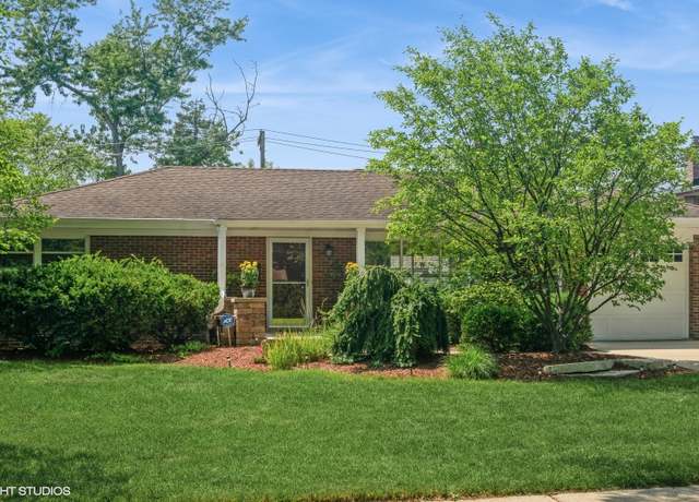 Property at 904 S Tower Dr, Mount Prospect, IL 60056, 2 beds, 2 baths