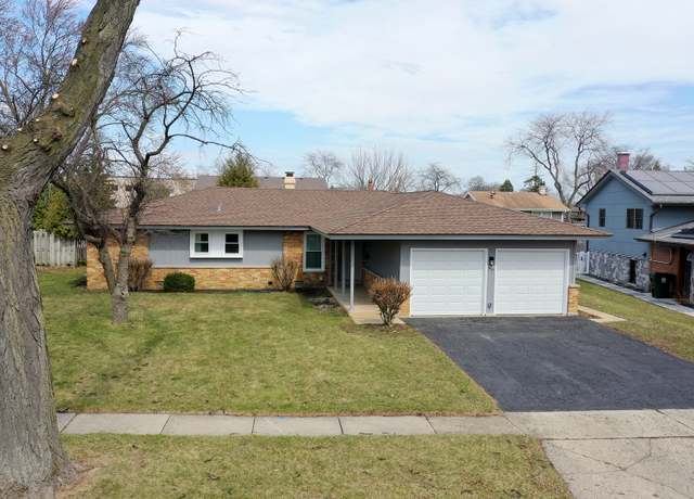 Property at 76 Grange Rd, Elk Grove Village, IL 60007, 4 beds, 2 baths