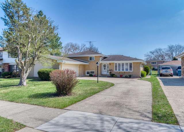 Property at 1735 W Woodland Ave, Addison, IL 60101, 3 beds, 2 baths