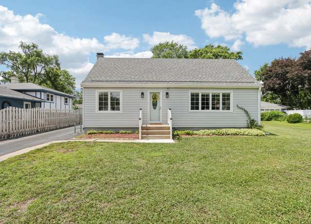 Property at 3816 N Washington St, Westmont, IL 60559, 3 beds, 2 baths