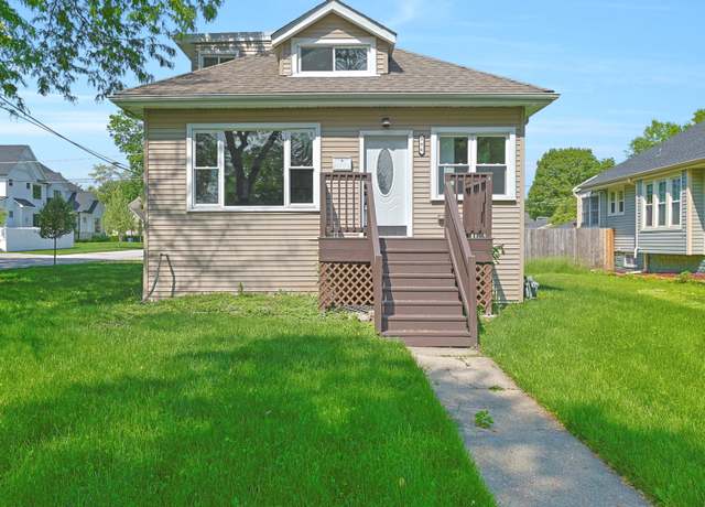 Property at 386 S Sunnyside Ave, Elmhurst, IL 60126, 3 beds, 2 baths