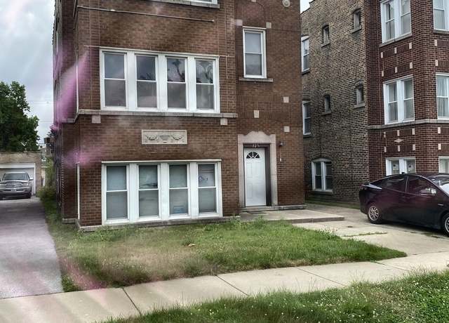 Property at 321 Memorial Dr, Calumet City, IL 60409, 5 beds, 3.5 baths