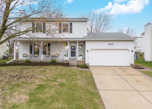 Property at 1202 Cadwell Dr, Bloomington, IL 61704, 4 beds, 2.5 baths