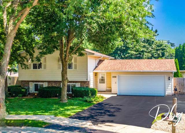 Property at 4750 Crest Ct, Waukegan, IL 60085, 4 beds, 2 baths