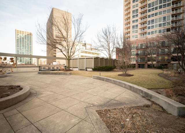 Property at 807 Davis St #403, Evanston, IL 60201, 2 beds, 2 baths