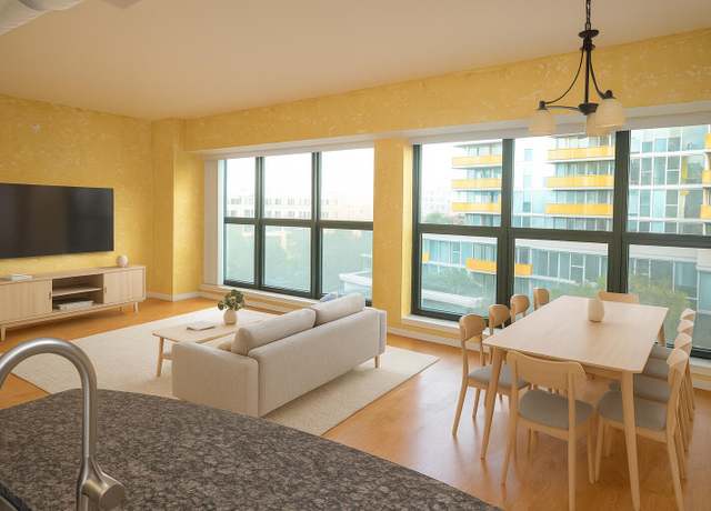Property at 807 Davis St #403, Evanston, IL 60201, 2 beds, 2 baths