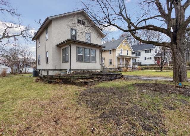 Property at 519 Shaw St, Rockford, IL 61104, 3 beds, 1.5 baths