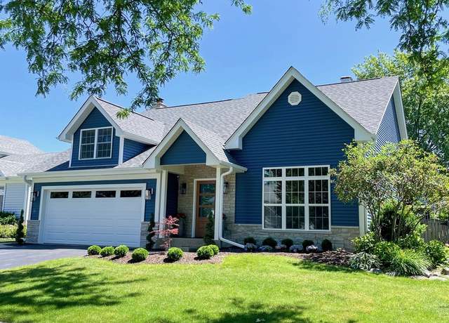 Property at 1307 W Kingsley Dr, Arlington Heights, IL 60004, 3 beds, 2.5 baths