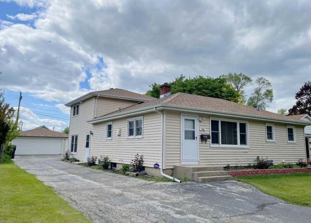 Property at 1908 Linden Ave, Waukegan, IL 60087, 4 beds, 3 baths