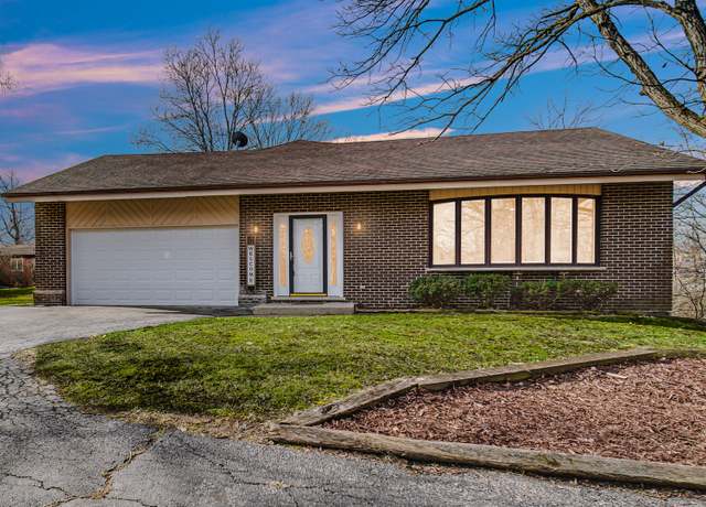 Property at 30 Cornwall Dr, Crete, IL 60417, 5 beds, 3.5 baths