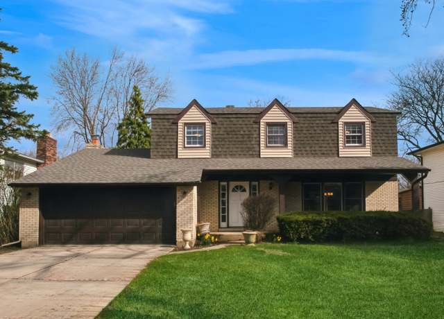 Property at 66 Downing Rd, Buffalo Grove, IL 60089, 4 beds, 2.5 baths
