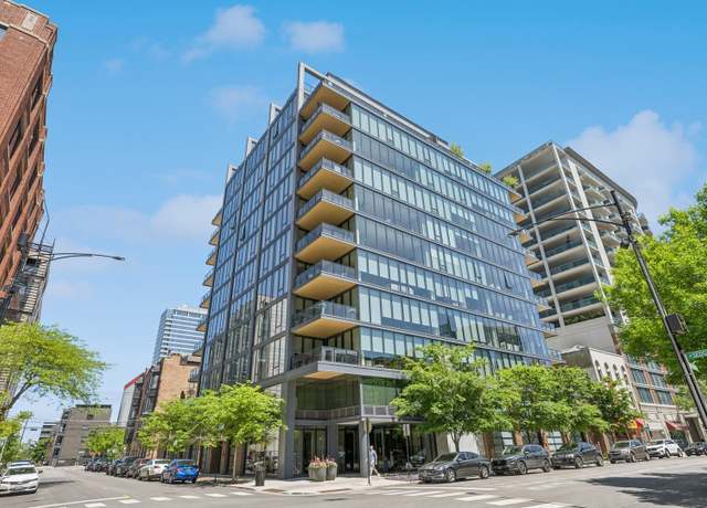 Property at 366 W Superior St #702, Chicago, IL 60654, 3 beds, 3 baths