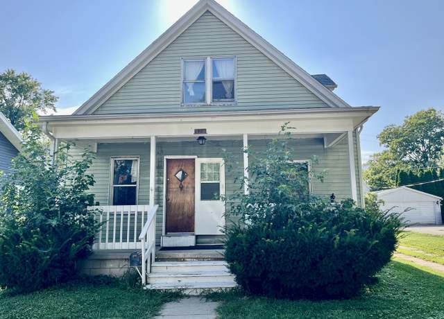 Property at 403 Willard Ave, Bloomington, IL 61701, 3 beds, 2 baths